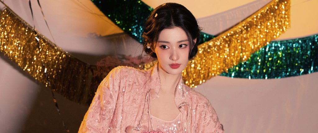 王楚然蛇年2K带鱼屏壁纸